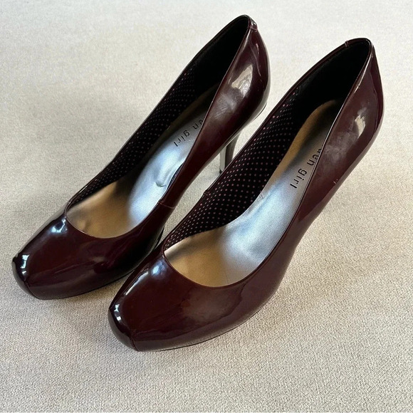 Madden Girl Getta wine patent leather pumps. Size 9.5 - Picture 5 of 8
